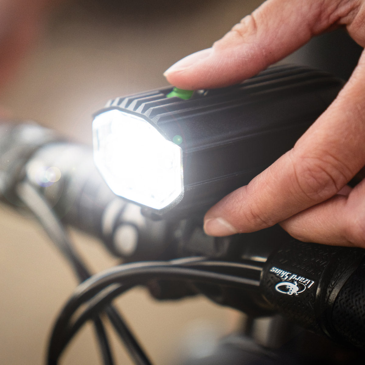 LITE DRIVE 1200+ FRONT