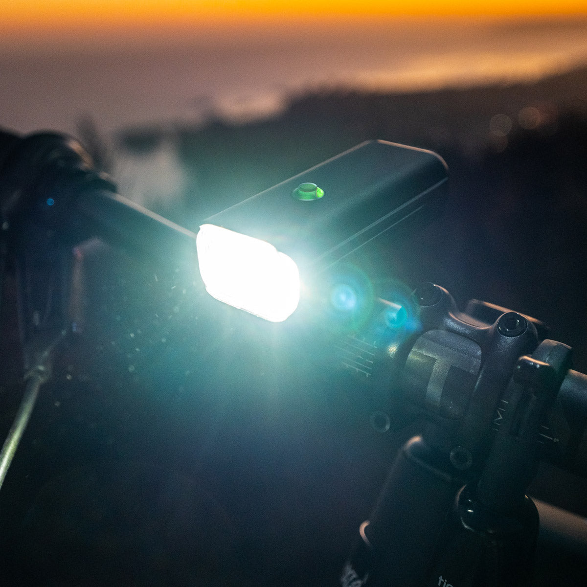 MACRO DRIVE 1400+ FRONT