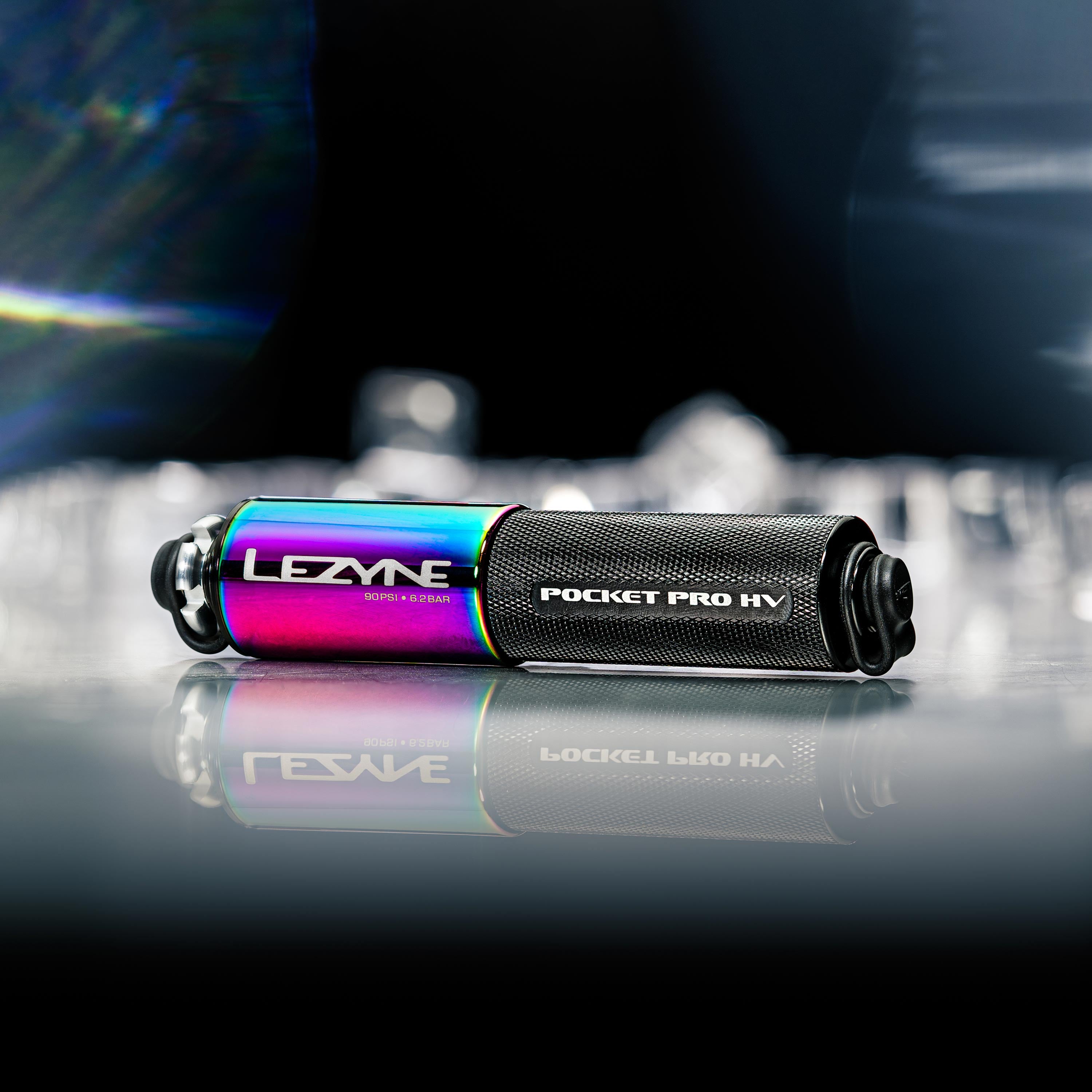 Pocket Drive Pro HV in Neo Metallic with overlapping handle and Flex Hose, compact design for high-volume tires.