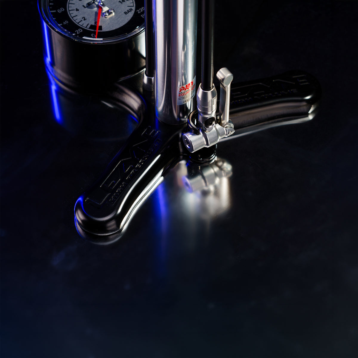 Studio close-up of the Lezyne Alloy Floor Drive 3.5 with Presta Pro Chuck in focus