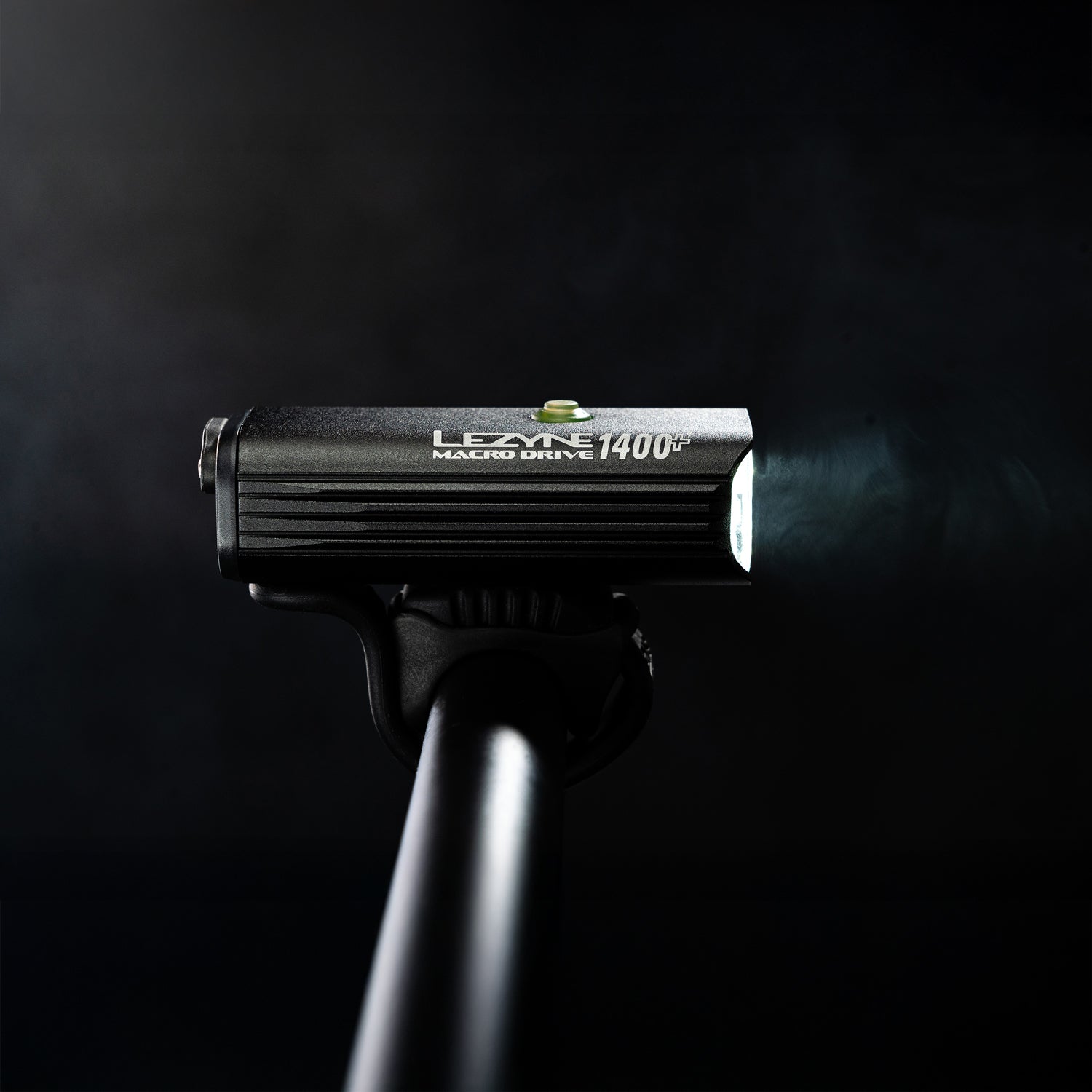 MACRO DRIVE 1400+ FRONT